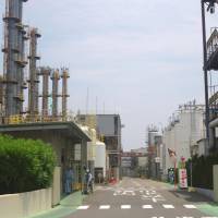 Mitsubishi Materials Corp.\'s blast-hit silicon plant in Yokkaichi, Mie Prefecture, was reopened on Monday. | KYODO