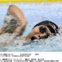 New standard: Kohei Yamamoto sets a national record in the men\'s 1,500-meter freestyle on Friday in the Japan Open, completing the race in 14 minutes, 54.80 seconds at Tokyo Tatsumi International Swimming Center.  | KYODO