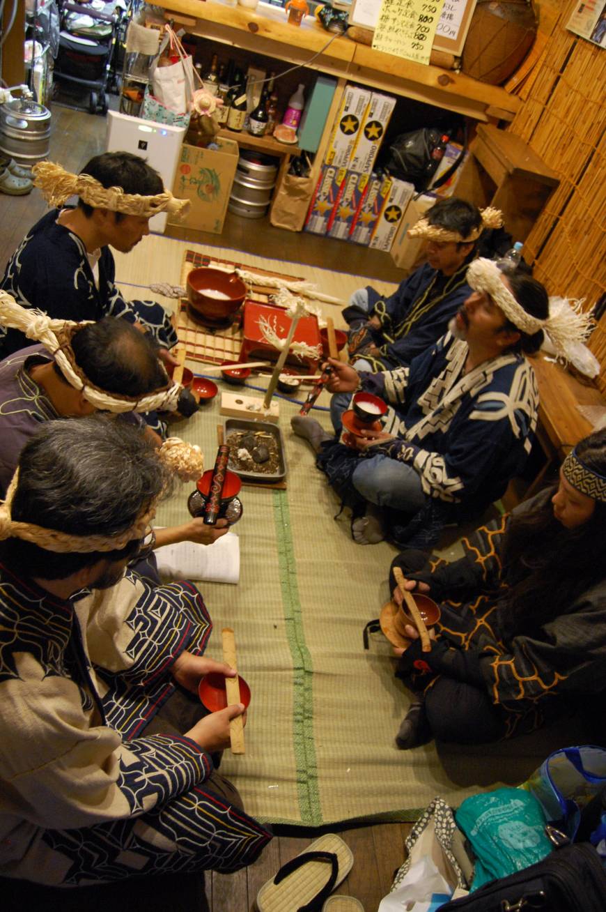 HaruKor Tribal treats: HaruKor offers traditional Ainu cuisine along with a chance to learn about Japan's indigenous people, whose food culture is all but extinct. To mark the restaurant's third anniversary, a Kamuy-nomi ritual was held to invoke prosperity. | KAYOKO KIMURA