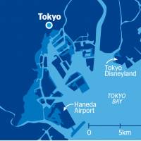 Map based on data compiled by Coastal, Marine and Disaster Prevention Department Director Takeshi Suzuki. The map shows areas (light blue) in Tokyo Bay that are at risk of flooding if a 1-meter rise in sea levels coincides with a high tide and a typhoon that is 1.3 times stronger than the 1959 Ise Typhoon. | ILLUSTRATION BY ANDREW LEE