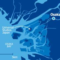 Map based on data compiled by Coastal, Marine and Disaster Prevention Department Director Takeshi Suzuki. The map shows areas (light blue) in Osaka Bay that are at risk of flooding if a 1-meter rise in sea levels coincides with a high tide and a typhoon that is 1.3 times stronger than the 1959 Ise Typhoon. | ILLUSTRATION BY ANDREW LEE