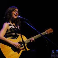 Please stay: Lisa Loeb performs at Billboard Live in Tokyo on Aug. 29. | YUMA TOTSUKA