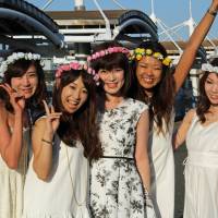 A group of 28-year-old ladies after their boat cruise around Tokyo Bay. | KIT NAGAMURA