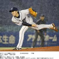 The lion roars: Seibu\'s Takayuki Kishi delivers a pitch during the Lions\' 7-0 win over the Marines on Monday. | KYODO
