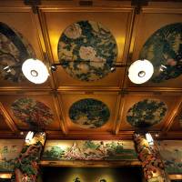 One of Meguro Gajoen\'s traditional rooms sports two carved pillars made of 280 year-old Japanese cypress and gorgeous paintings. | YOSHIAKI MIURA