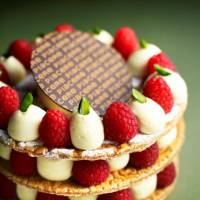 Shangri-La Hotel, Tokyo Mille-feuille (S: &#165;5,800 L: &#165;6,500) 03-6739-7888 Reservations begin Nov. 1 | BLOOMBERG