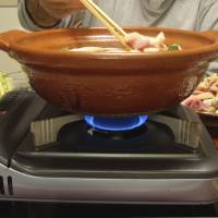 A tasty as you want it to be: The great thing about home-cooked nabe (hot pot) is that the ingredients are up to you &#8212; and it\'s easy to make, too. | MAKIKO ITOH