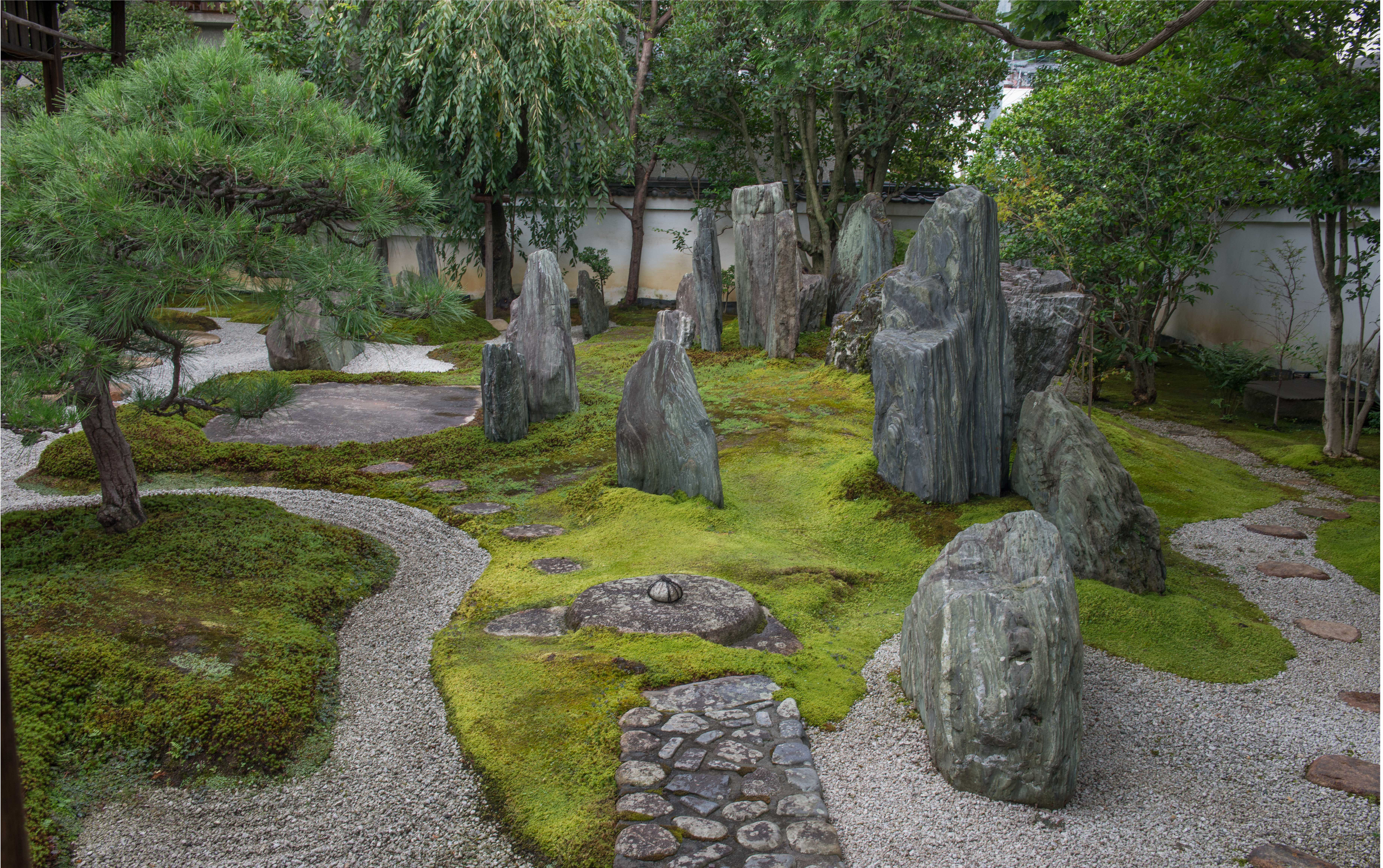 Signature arrangements: An overview of the central garden at Mirei Shigemori’s old home in Kyoto | STEPHEN MANSFIELD