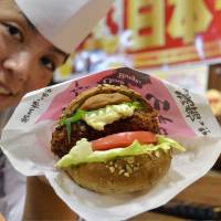 Bakery Kawa\'s Kishu Ume Burger is drawing raves in Wakayama Prefecture. | KYODO