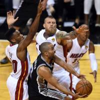 San Antonio\'s Tony Parker takes a shot during Game 4 of the NBA Finals in June. | AFP-JIJI