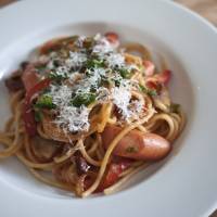 Stories from the past-a: Spaghetti Napolitan has its beginnings in the hotel that hosted U.S. Gen. Douglas MacArthur after World War II. | MAKIKO ITOH
