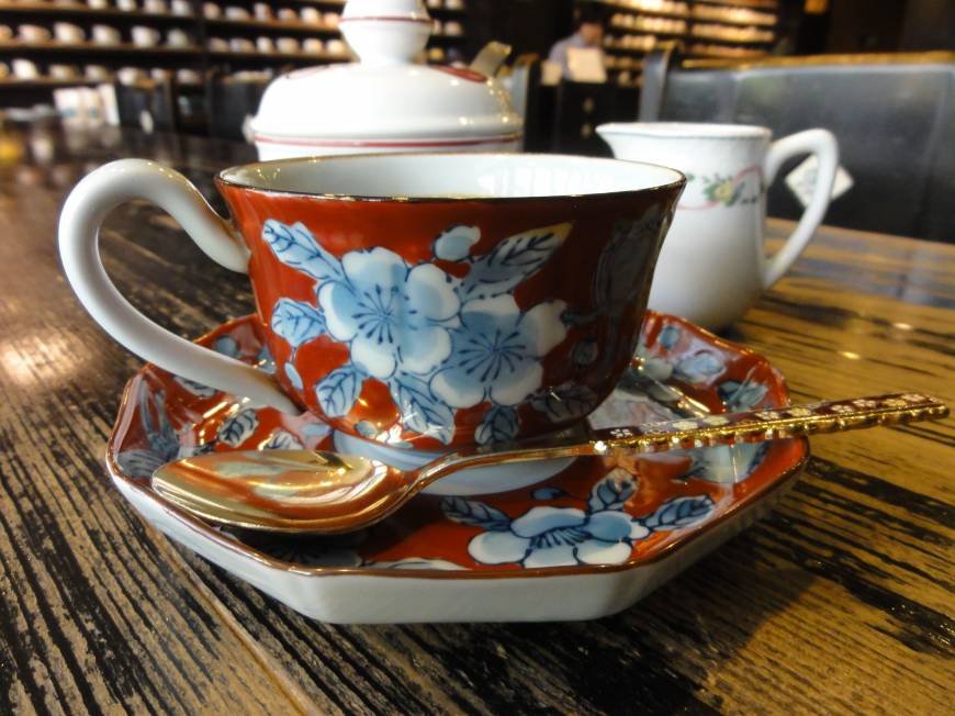 Coffee Cup Placement The An Times One Good Turn Why Put The Handle On Left If Most Coffee Drinkers Are Right Handed