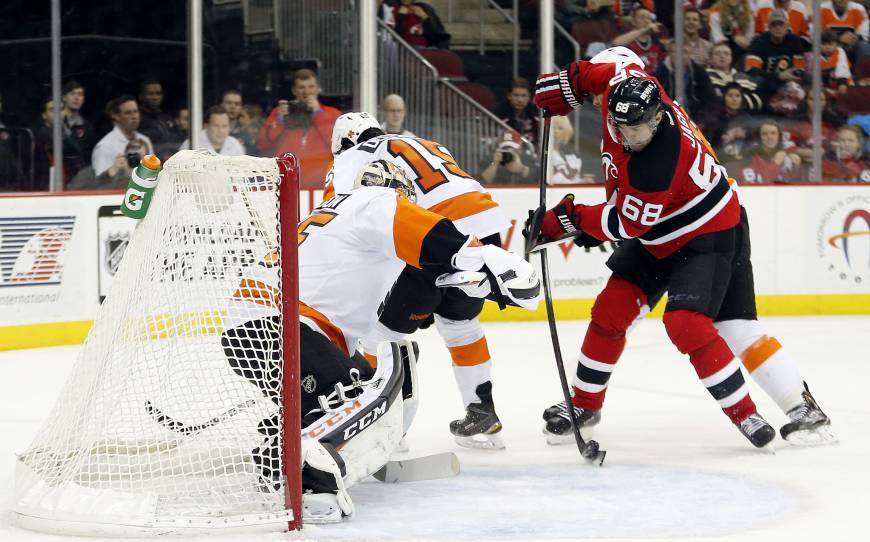 jagr scores hat trick to set new record as devils beat flyers the flyers 2015 record