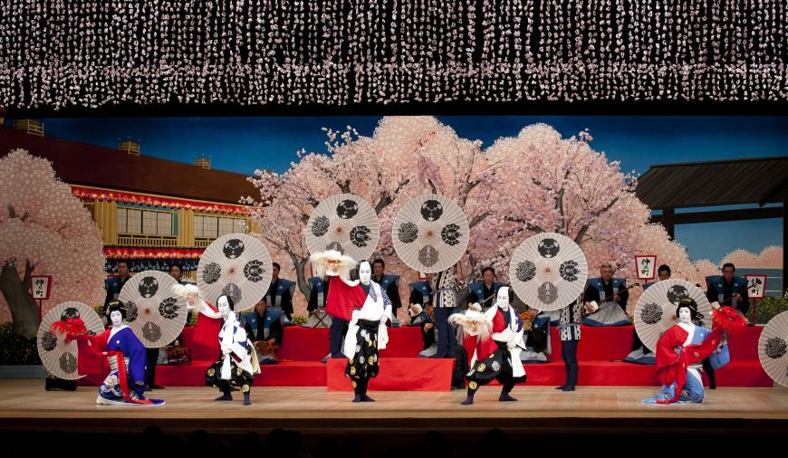 Rising Stars Of Kabuki Run New Year Asakusa Gauntlet The Japan Times