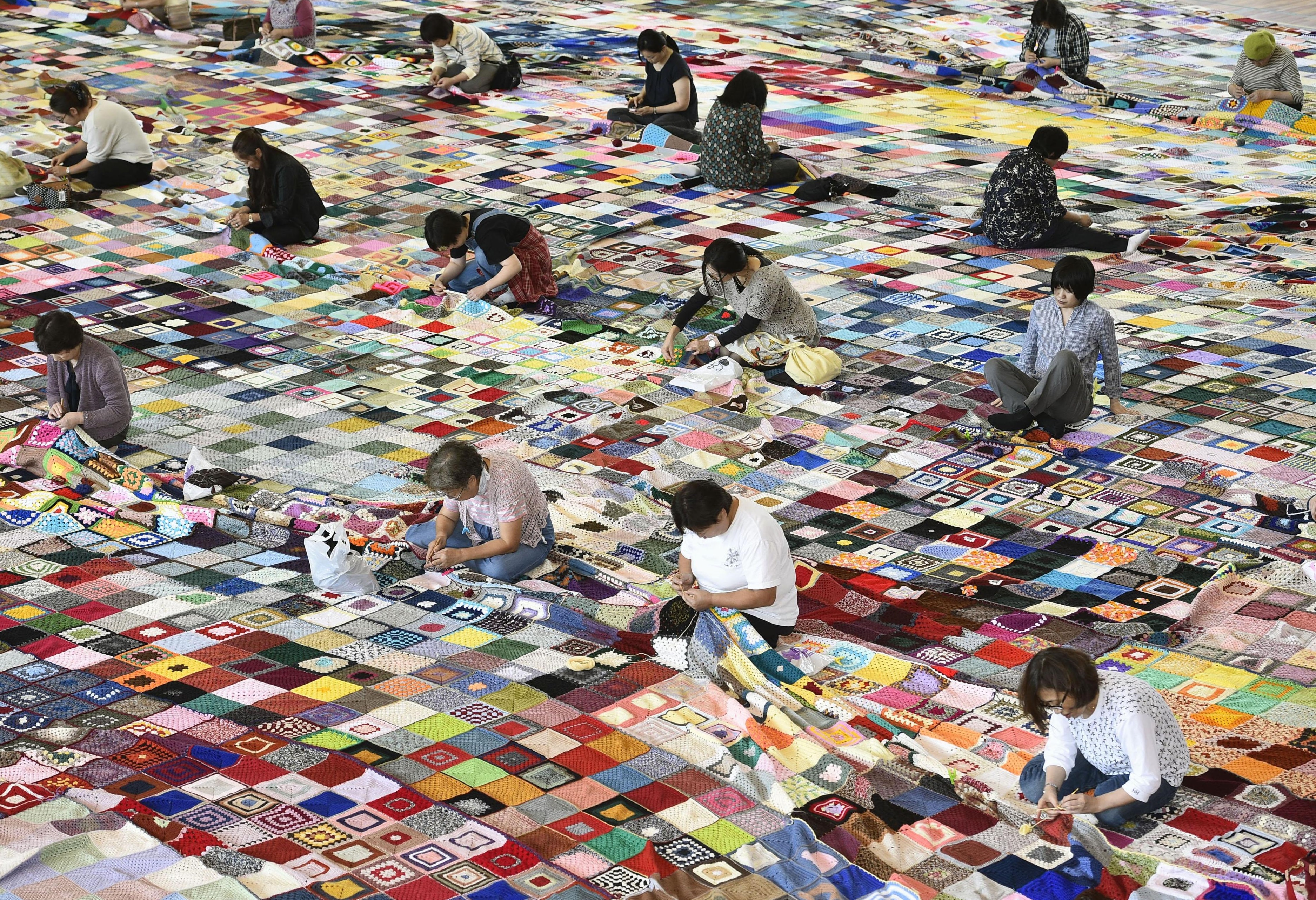 Quake victims' giant blanket gains Guinness record - The Japan Times