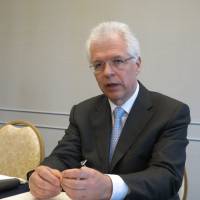 Professor Richard Lester, who heads the Department of Nuclear Science and Engineering at MIT, speaks to reporters Saturday in Tokyo. | KAZUAKI NAGATA