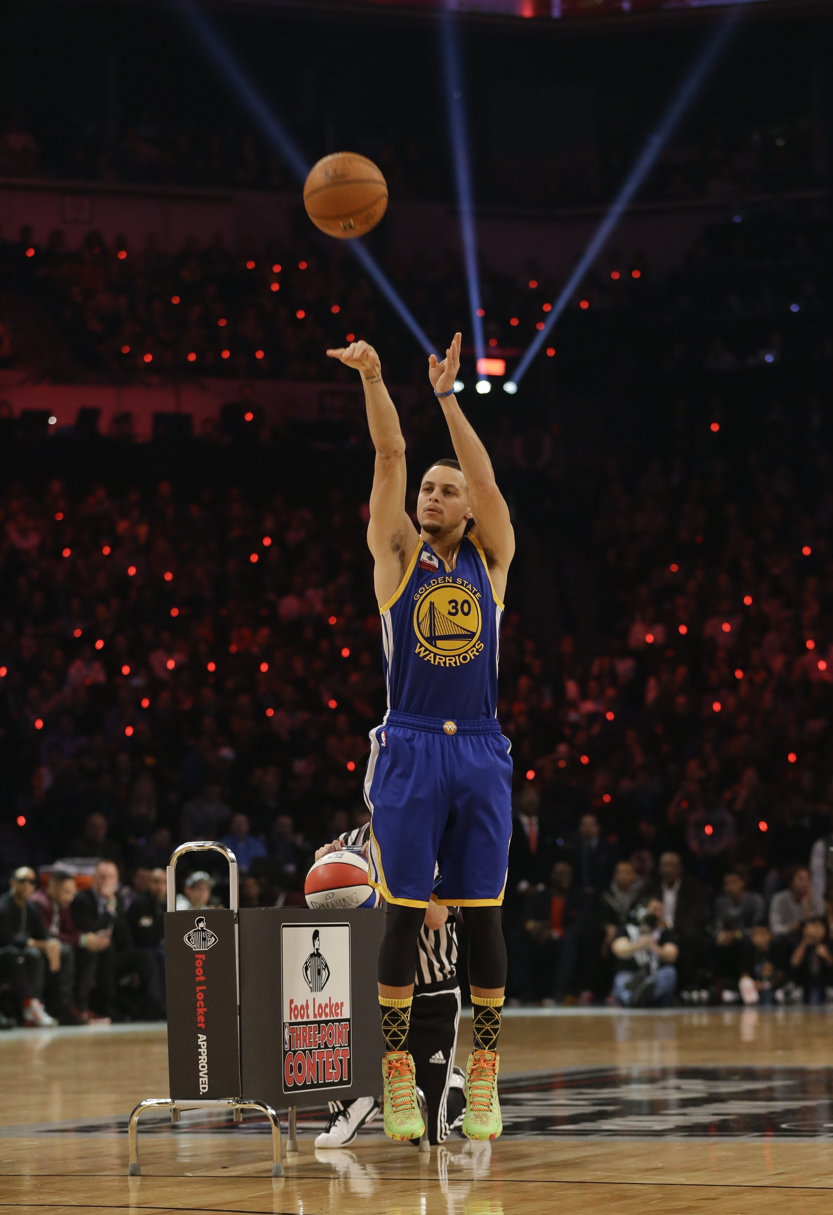 Curry shoots lights out in 3-pt event | The Japan Times