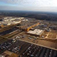 Temporary shutdown: The General Motors Corp. assembly plant in Shreveport, La., appears in this aerial photo from 2003. Tohoku disaster may bring automakers to their knees