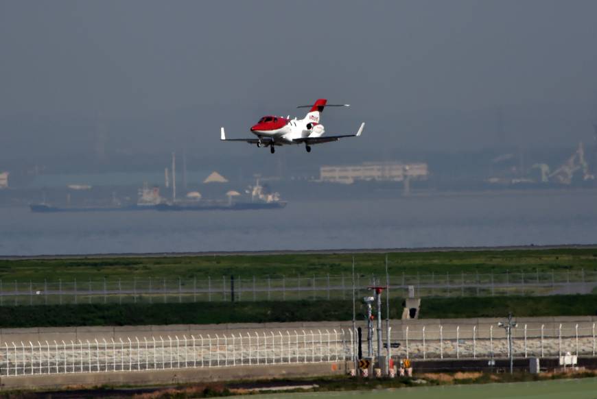HondaJet makes maiden flight from Sendai to Tokyo