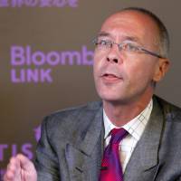 Jesper Koll, who has managed JPMorgan Chase & Co.’s equity-research team in Tokyo for more than five years, is leaving the firm. JPMorgan's Japan head of equity research resigns