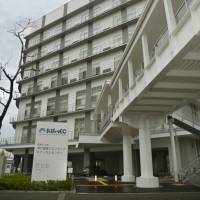 Kobe International Frontier Medical Center will temporarily halt operations following the suspicious deaths of four liver transplant recipients since the facility opened in Chuo Ward, Kobe, last November. | KYODO