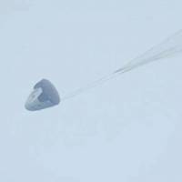 Chutes deploy Wednesday from the SpaceX Dragon spaceship just moments after launch during the first test of the Dragon\'s flight abortion sytem at Cape Canaveral, Florida. The spacecraft safely splashed down in the Atlantic. | NASA TV / HANDOUT / AFP-JIJI