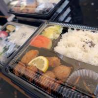 Sophia University is offering halal boxed lunches amid increasing number of Muslim students. | KYODO