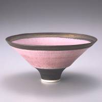 Bowl with pink stripes (c. 1980) | PRIVATE COLLECTION, ESTATE OF THE ARTIST, PHOTO BY NORIHIRO UENO