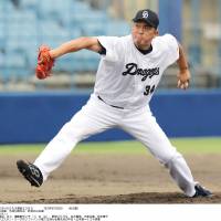 Chunichi\'s Masahiro Yamamoto pitches in the minors on Wednesday in Nagoya. | KYODO