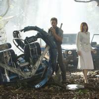 Not in Kansas anymore: Chris Pratt and Bryce Dallas Howard do battle with some fierce dinosaurs in \"Jurassic World.\" | CHUCK ZLOTNICK /UNIVERSAL PICTURES AND AMBLIN ENTERTAINMENT