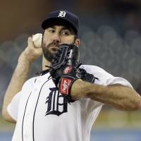 Detroit starter Justin Verlander pitches during the Tigers’ 5-0 win over the Angels on Wednesday. Verlander takes no-hit bid into ninth against Angels