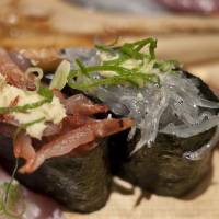 <em>Shirasu</em> can only be caught around ports such as Enoshima in  Kanagawa Pref. | MAKIKO ITOH