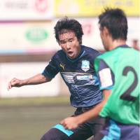 Former Japan striker Masashi Nakayama trains with fourth-tier Azul Claro Numazu on Saturday. | KYODO