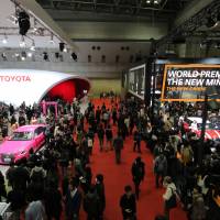 Automakers showcase their newest models and concept ideas at the Tokyo Motor Show 2013. | JAMA