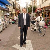Hidetsugu Yagi, a professor of constitutional law at Reitaku University in Chiba Prefecture, says having the same last name keeps family bonds tight. | YOSHIAKI MIURA