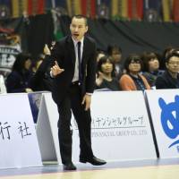 New Shimane Susanoo Magic head coach Michael Katsuhisa, seen on the Yokohama B-Corsairs sideline in the spring, has guided his team to a 4-0 start this season. | KAZ NAGATSUKA