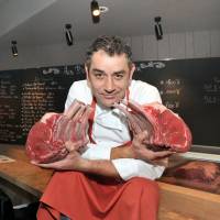 Butcher Hugo Desnoyer shows off some choice cuts at a preview event on Oct. 23, ahead of the Nov. 4 opening of his first overseas Hugo Desnoyer butcher shop and restaurant in Ebisu in Tokyo. | YOSHIAKI MIURA