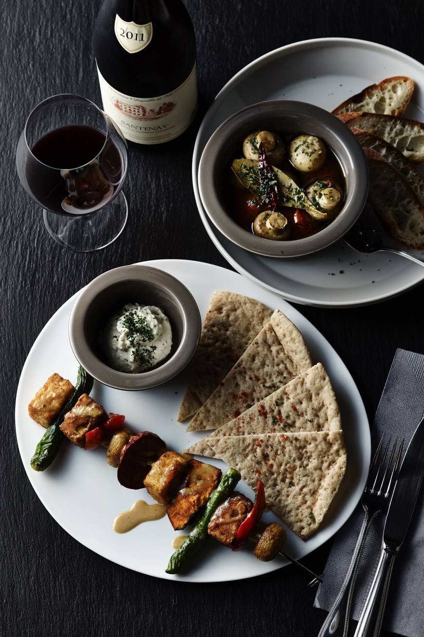 Restaurant 8ablish Tempeh, tofu and mushroom skewer with soy-yogurt tzatziki | RESTAURANT 8ABLISH