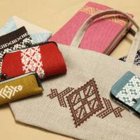 Hirosaki Kogin Kenkyujo’s modern products decorated with traditional kogin sashiko stitching. | DAISUKE KIKUCHI