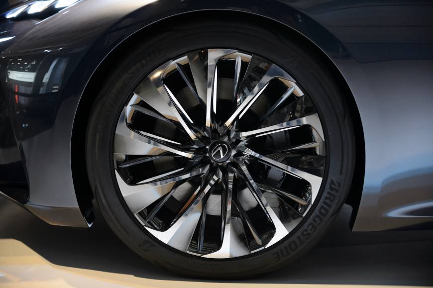 https://www.japantimes.co.jp/wp-content/uploads/2015/12/b-lexus-a-20151211-870x579.jpg