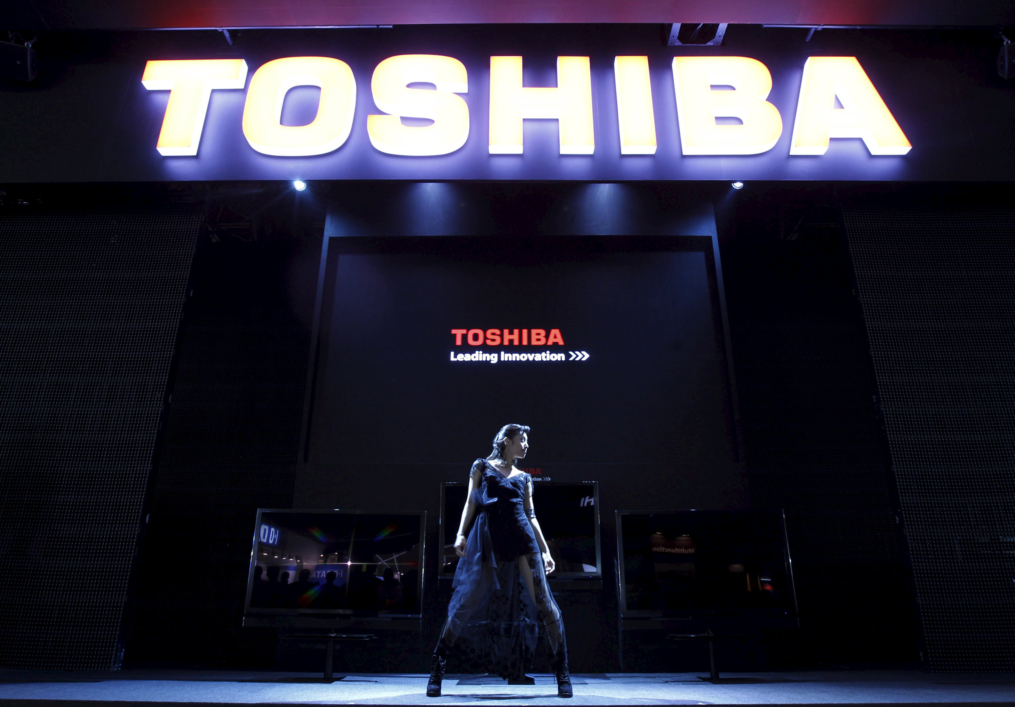 A dancer performs during a Toshiba product demonstration at the CEATEC Japan 2010 expo in Chiba. | REUTERS