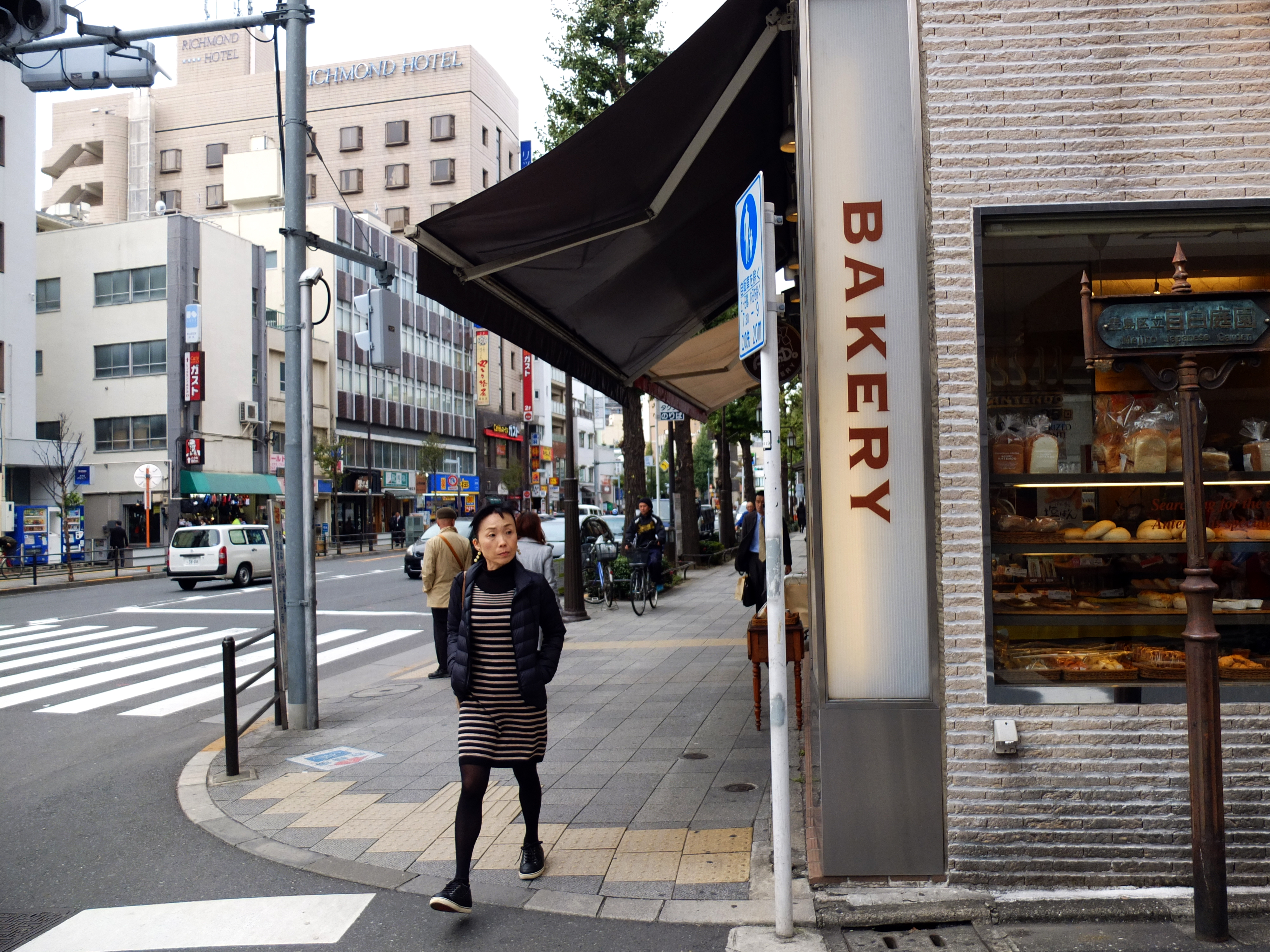 Loaves aplenty: Bakeries are now part of the Tokyo cityscape. | KAORI SHOJI