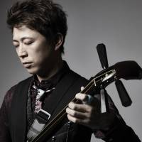 Getting traditional: Shamisen player Hiromitsu Agatsuma will join Eitetsu Hayashi and jazz pianist Yosuke Yamashita for a concert on Dec. 14 that will include a thrilling finale. | JIMMY DENA KATS