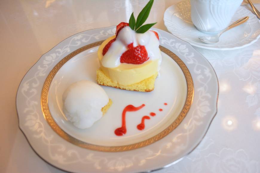 Gokan Mousse cream cake, one of many options on Gokan's cake tray | J.J. O'DONOGHUE