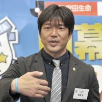 Hiroshi Nanami has set an initial target of 40 points for Jubilo Iwata on their return to the J. League first division. | YOSHIAKI MIURA