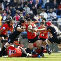 The Sunwolves played the first game in team history against the Lions on Saturday at Prince Chichibu Memorial Ground. The Lions won 26-13. | KYODO