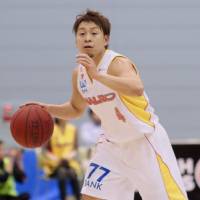 Sendai 89ers guard Takehiko Shimura, seen in a file photo from a recent game against the Tokyo Cinq Reves, scored 17 points and handed out a game-high nine assists in 93-85 road win over the Iwate Big Bulls on Saturday. | KAZ NAGATSUKA