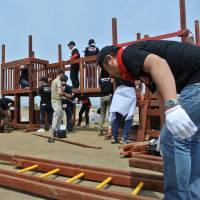 Building a playground at Aoi Area, Higashi-Matsushima 東松島、あおい地区での遊具設置 | PHILIP  MORRIS JAPAN