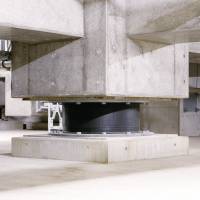 Seismic isolation equipment 免震装置 | STARTS CAM