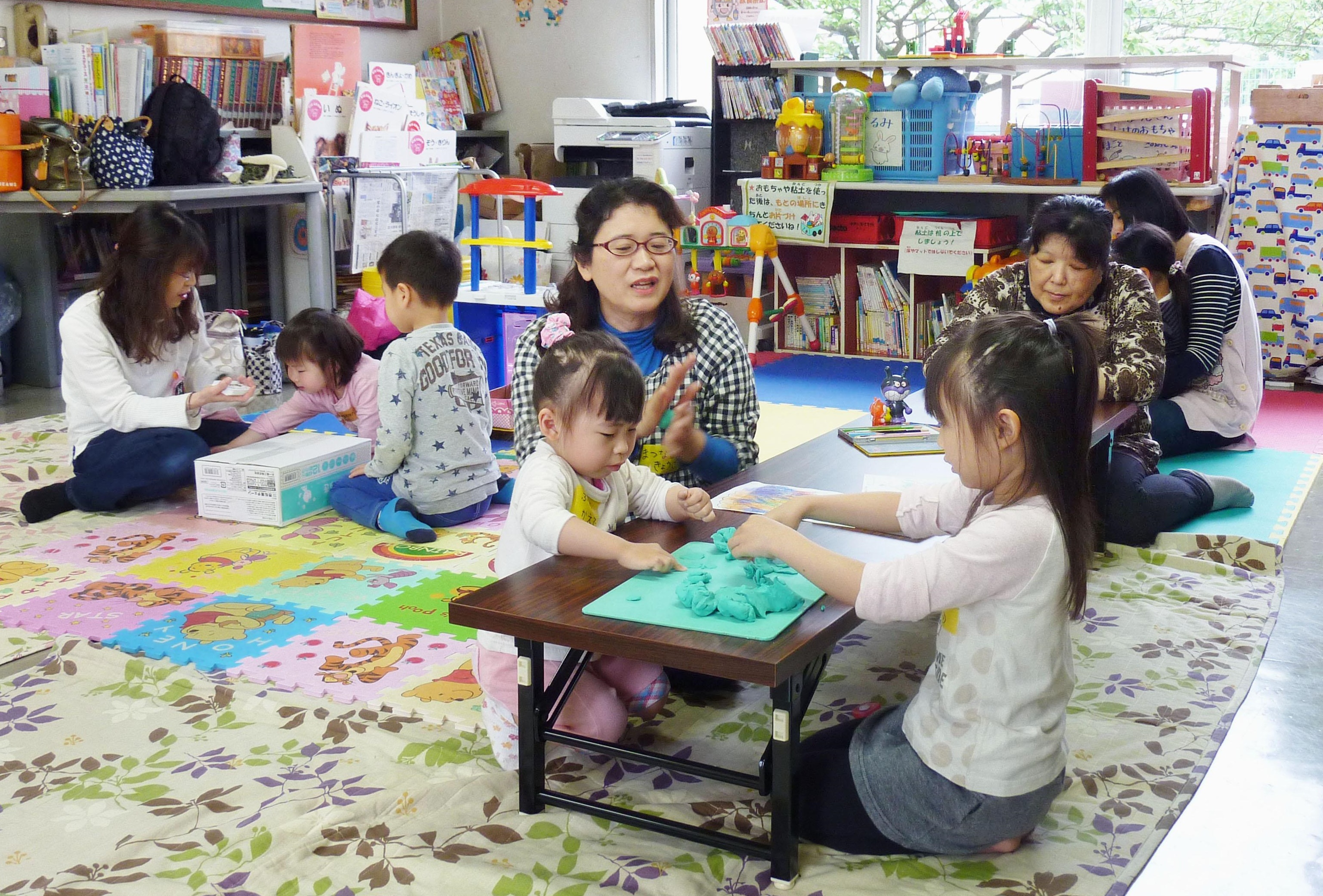 A temporary day care center is set up in the city of Kumamoto, as many such facilities have been forced to close after the earthquake and continuing aftershocks. | KYODO